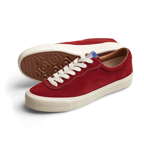 Buy Last Resort AB VM001 Suede Low Shoe Old Red/White. Last Resort's original Silhouette consisting of a tough single piece suede profile with a wrap around vulcanized sole. Each pair come with Spare laces. Shop the best range Last Resort Footwear in the U.K at Tuesdays Skate Shop. Fast Free delivery with buy now pay later options at Checkout. Browse the latest now.